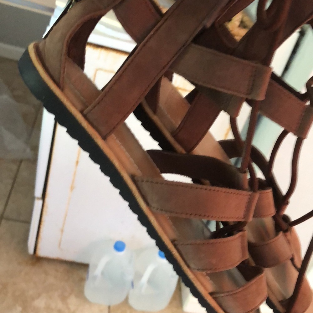 FLASH PRICE SOREL GLADIATORS BRAND NEW  8.5-9